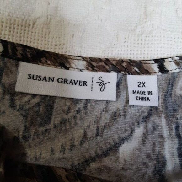 Susan Graver Women's Drape Neck Blouse size 2X - Picture 7 of 12